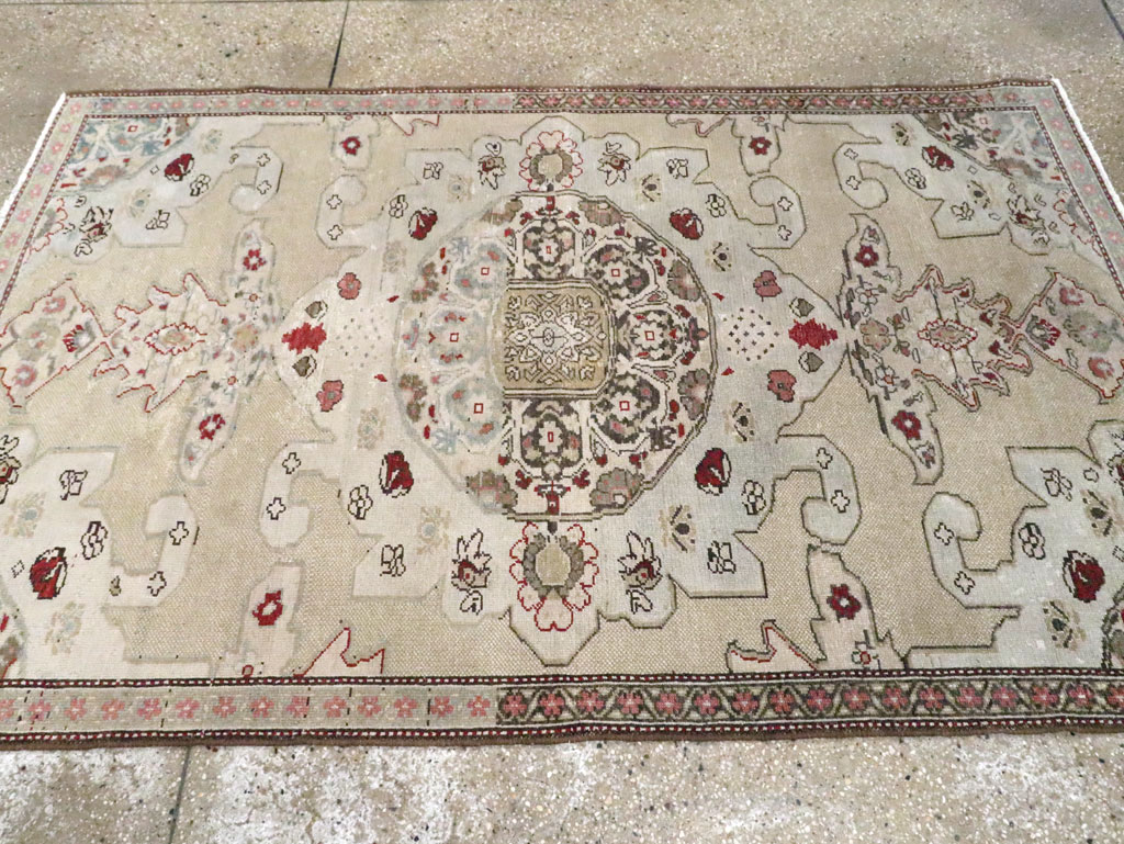 Antique Persian Malayer Rug, No.20636 - Galerie Shabab