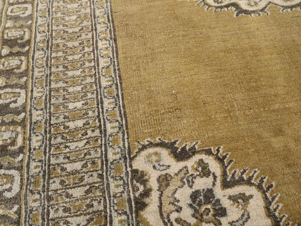Antique Persian Khorossan Rug, No.20657 - Galerie Shabab