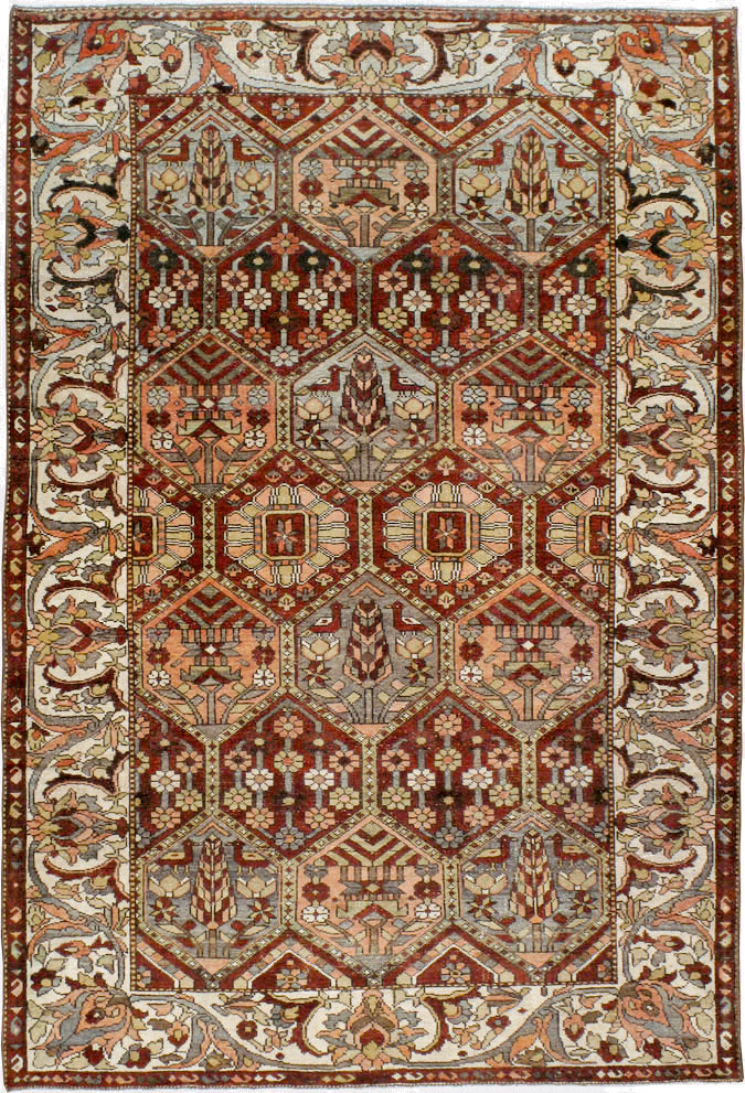 Antique Persian Bakhtiari Rug, No.20698 - Galerie Shabab