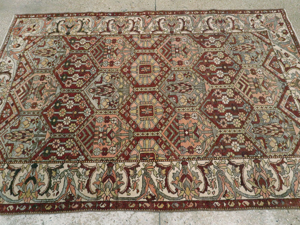 Antique Persian Bakhtiari Rug, No.20698 - Galerie Shabab