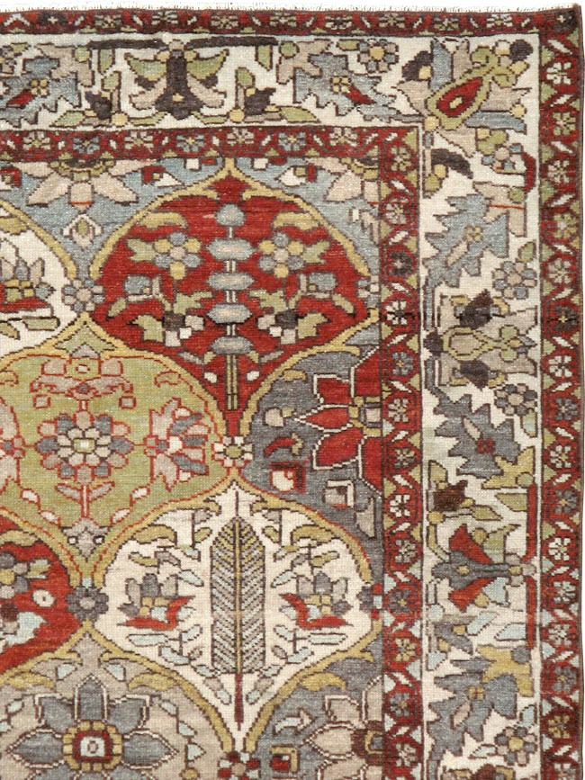 Antique Persian Bakhtiari Rug, No.20702 - Galerie Shabab