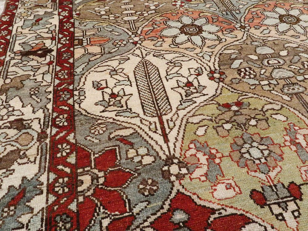 Antique Persian Bakhtiari Rug, No.20702 - Galerie Shabab