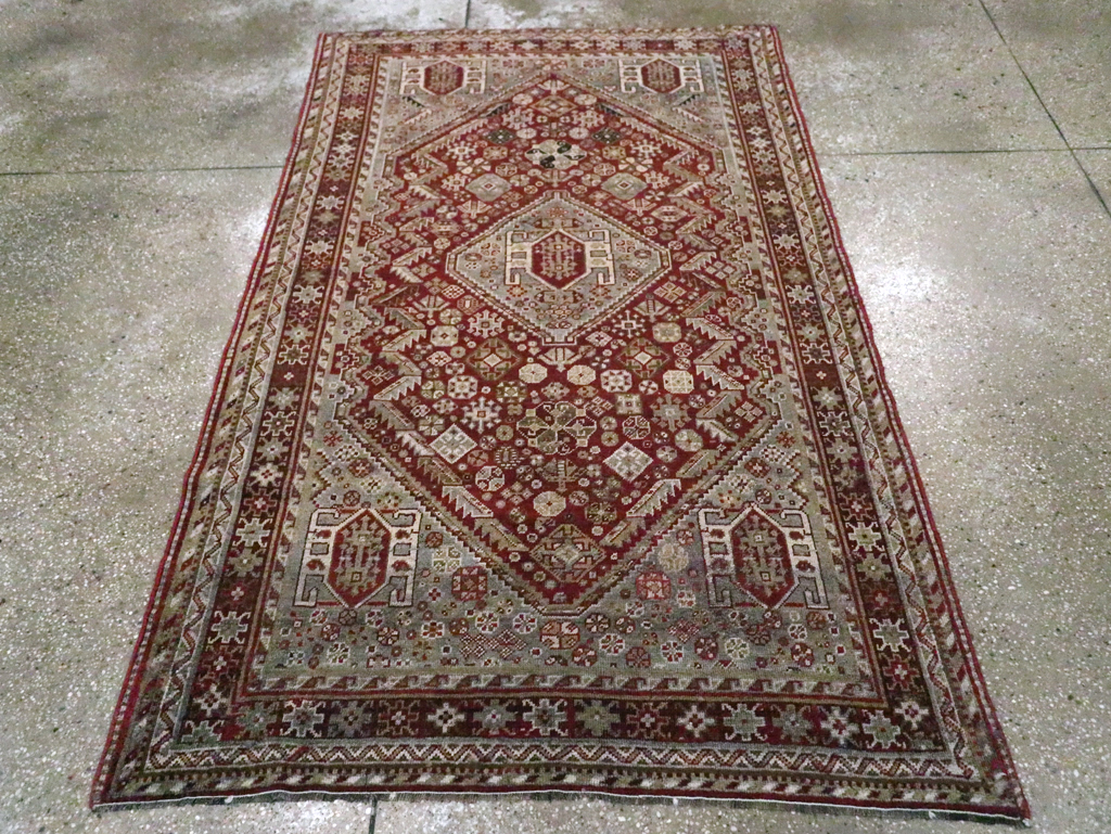 Antique Persian Qashqai Rug, No.20704 - Galerie Shabab