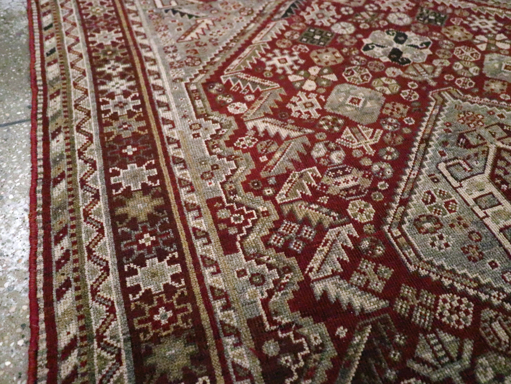 Antique Persian Qashqai Rug, No.20704 - Galerie Shabab
