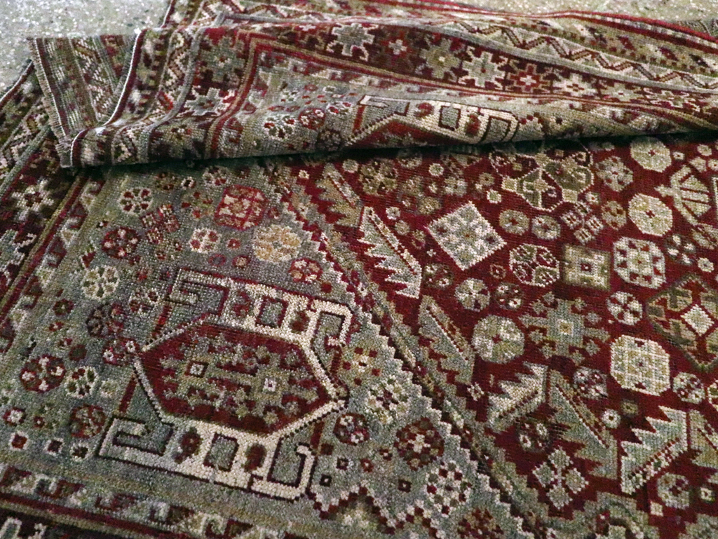 Antique Persian Qashqai Rug, No.20704 - Galerie Shabab