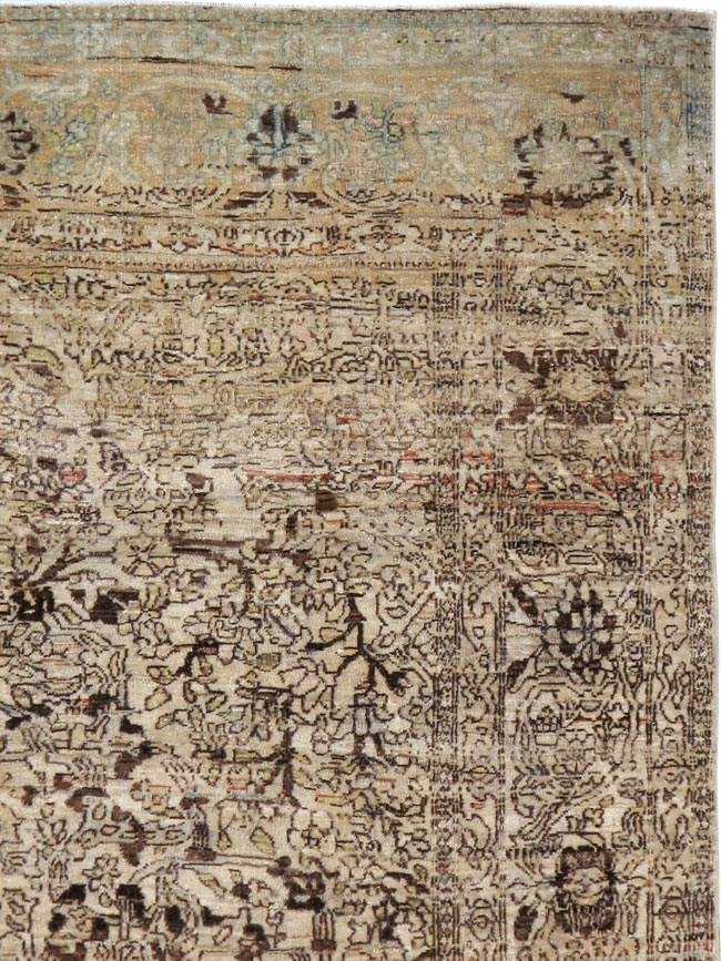 Antique Persian Isfahan Rug, No.20707 - Galerie Shabab