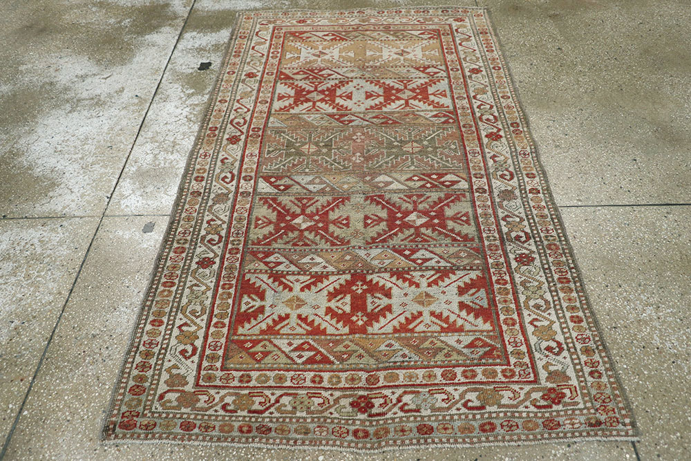 Antique Persian Bidjar Rug, No.20762 - Galerie Shabab