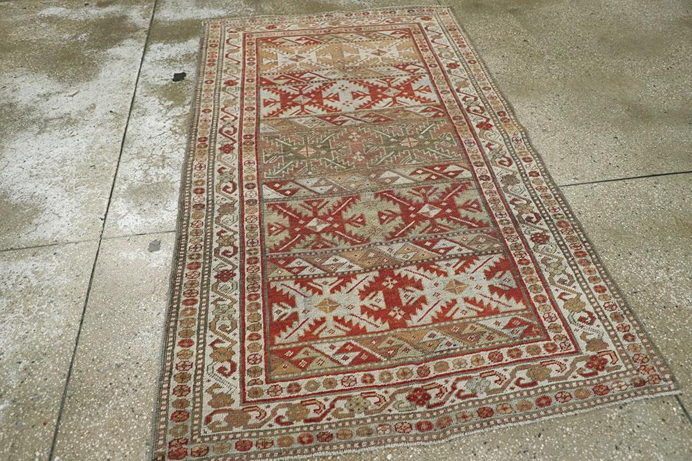 Antique Persian Bidjar Rug, No.20762 - Galerie Shabab