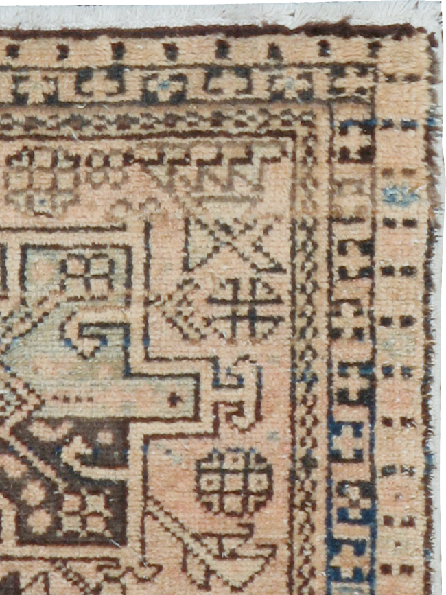 Vintage Persian Karajeh Throw Rug, No.20796 - Galerie Shabab