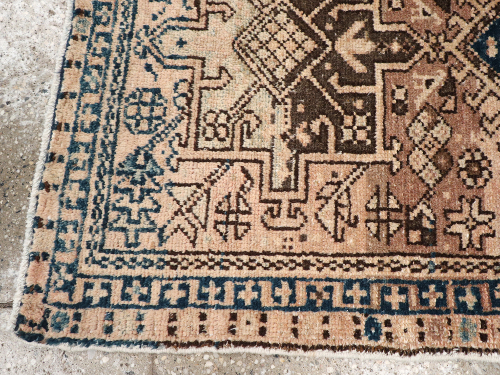 Vintage Persian Karajeh Throw Rug, No.20796 - Galerie Shabab