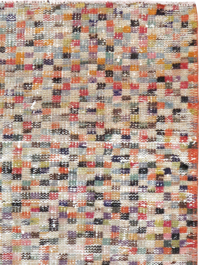 Vintage Turkish Anatolian Distressed Rug, No.20805 - Galerie Shabab