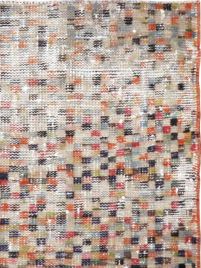 Vintage Turkish Anatolian Distressed Rug, No.20805 - Galerie Shabab