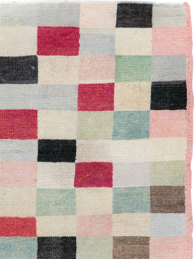 Vintage Turkish Art Deco Accent Carpet, No.20813 - Galerie Shabab