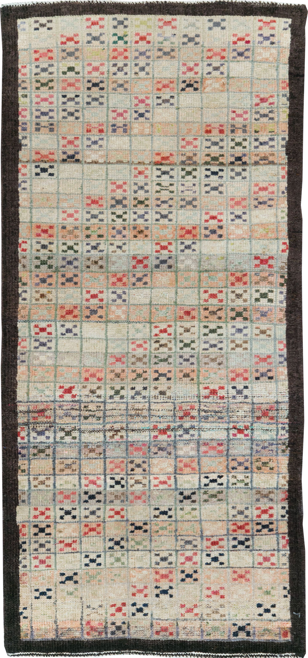 Vintage Turkish Anatolian Distressed Rug, No.20815 - Galerie Shabab