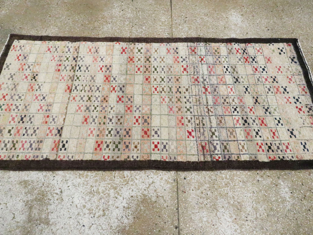 Vintage Turkish Anatolian Distressed Rug, No.20815 - Galerie Shabab