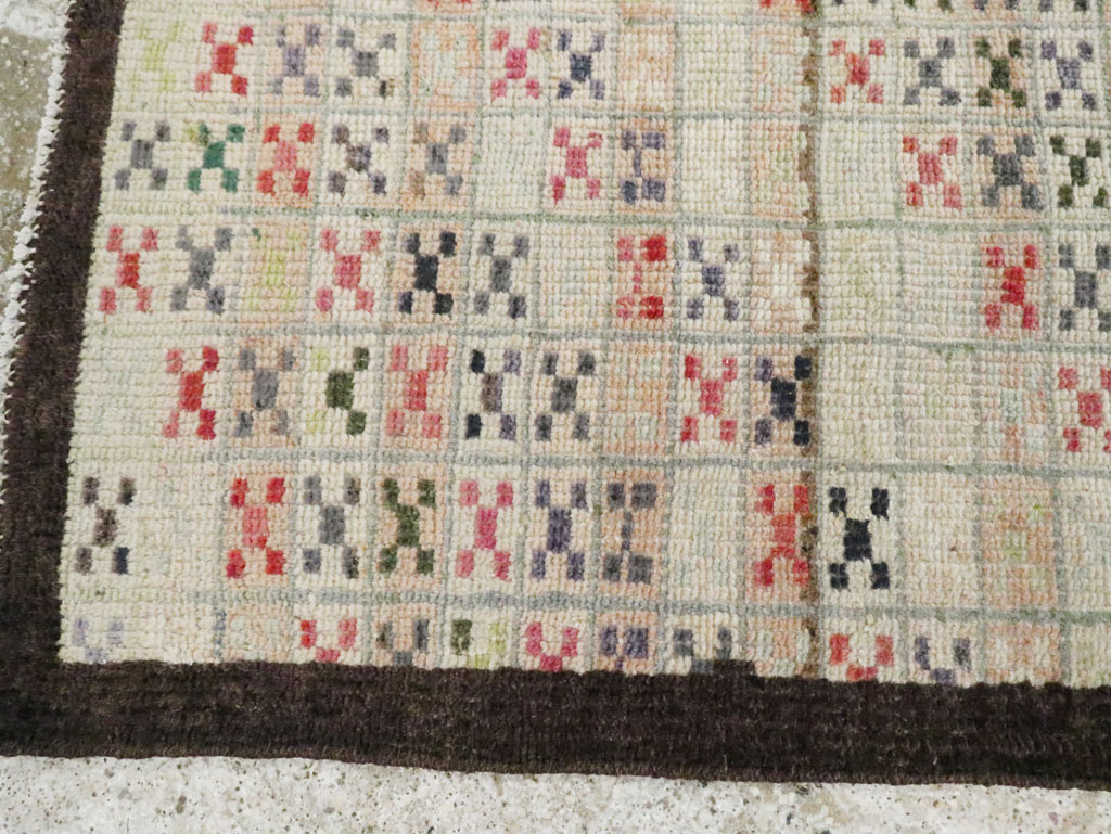 Vintage Turkish Anatolian Distressed Rug, No.20815 - Galerie Shabab