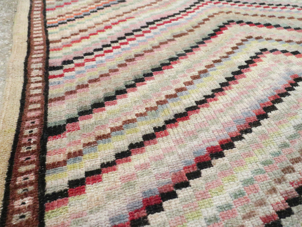 Vintage Turkish Anatolian Accent Rug, No.20827 - Galerie Shabab