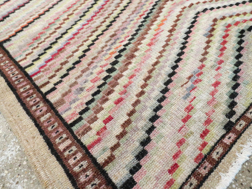 Vintage Turkish Anatolian Accent Rug, No.20827 - Galerie Shabab