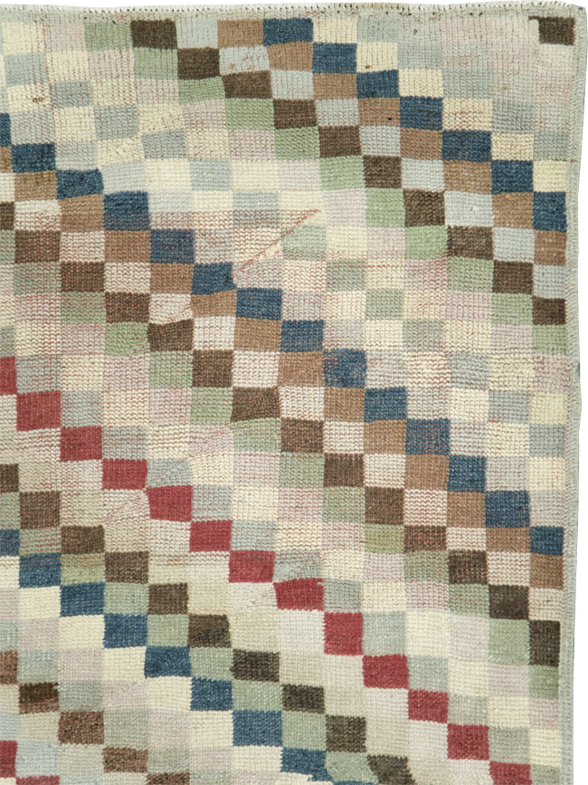 Vintage Turkish Anatolian Distressed Rug, No.20830 - Galerie Shabab