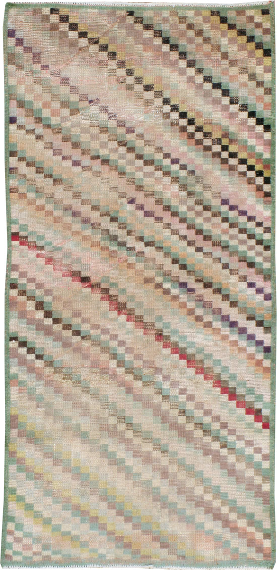 Vintage Turkish Anatolian Distressed Rug, No.20839 - Galerie Shabab