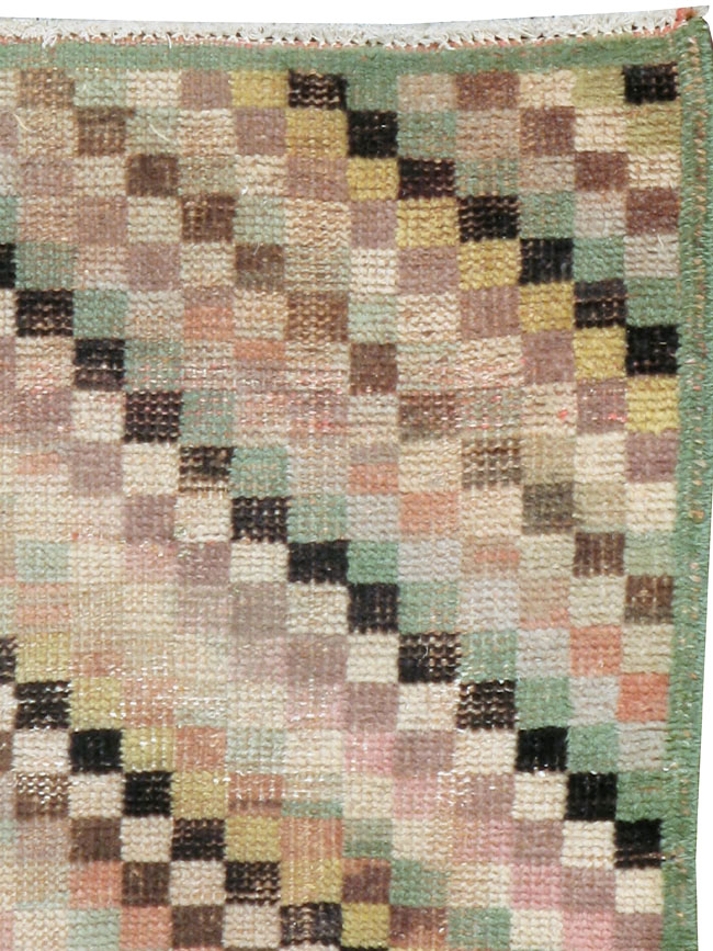 Vintage Turkish Anatolian Distressed Rug, No.20839 - Galerie Shabab