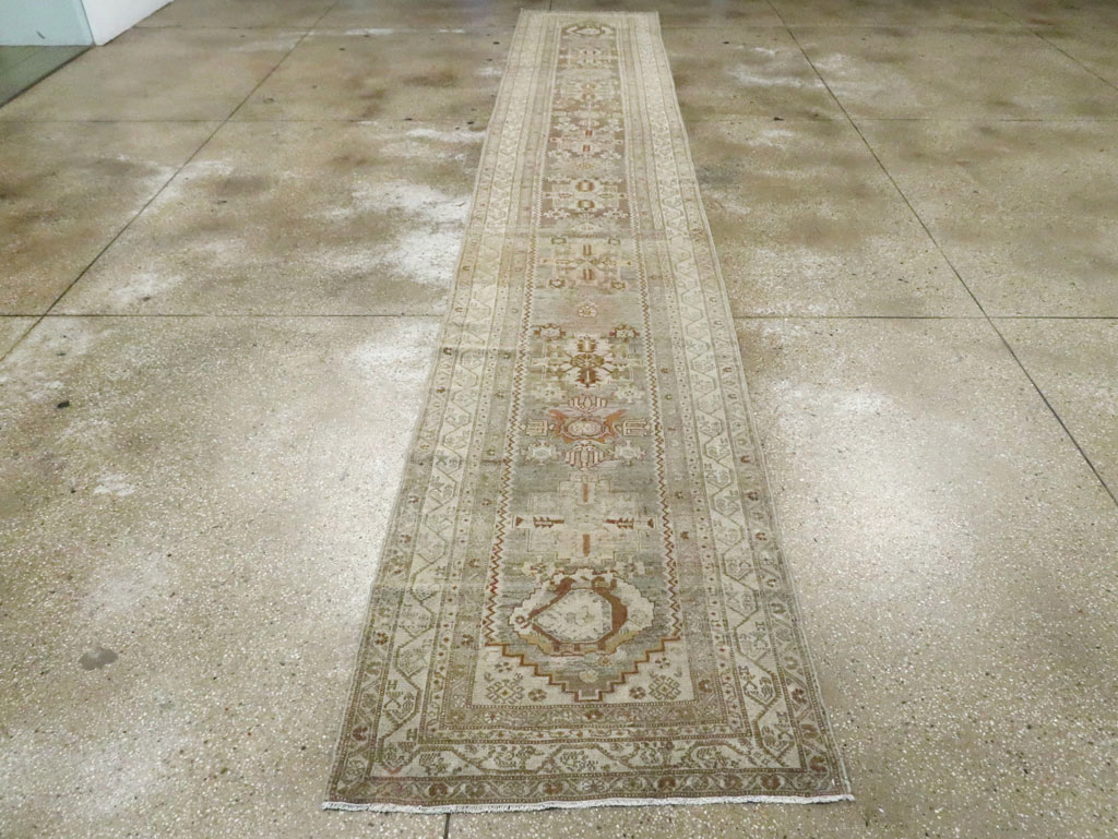 Vintage Persian Malayer Runner, No.20846 - Galerie Shabab