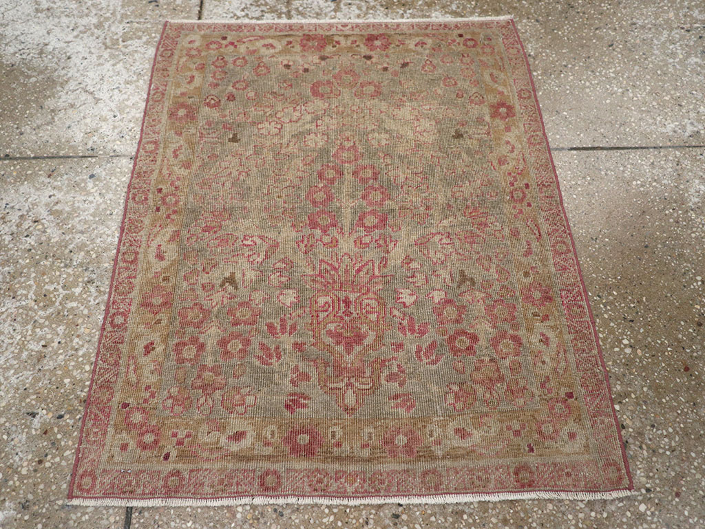 Antique Persian Mashad Throw Rug, No.20869 - Galerie Shabab
