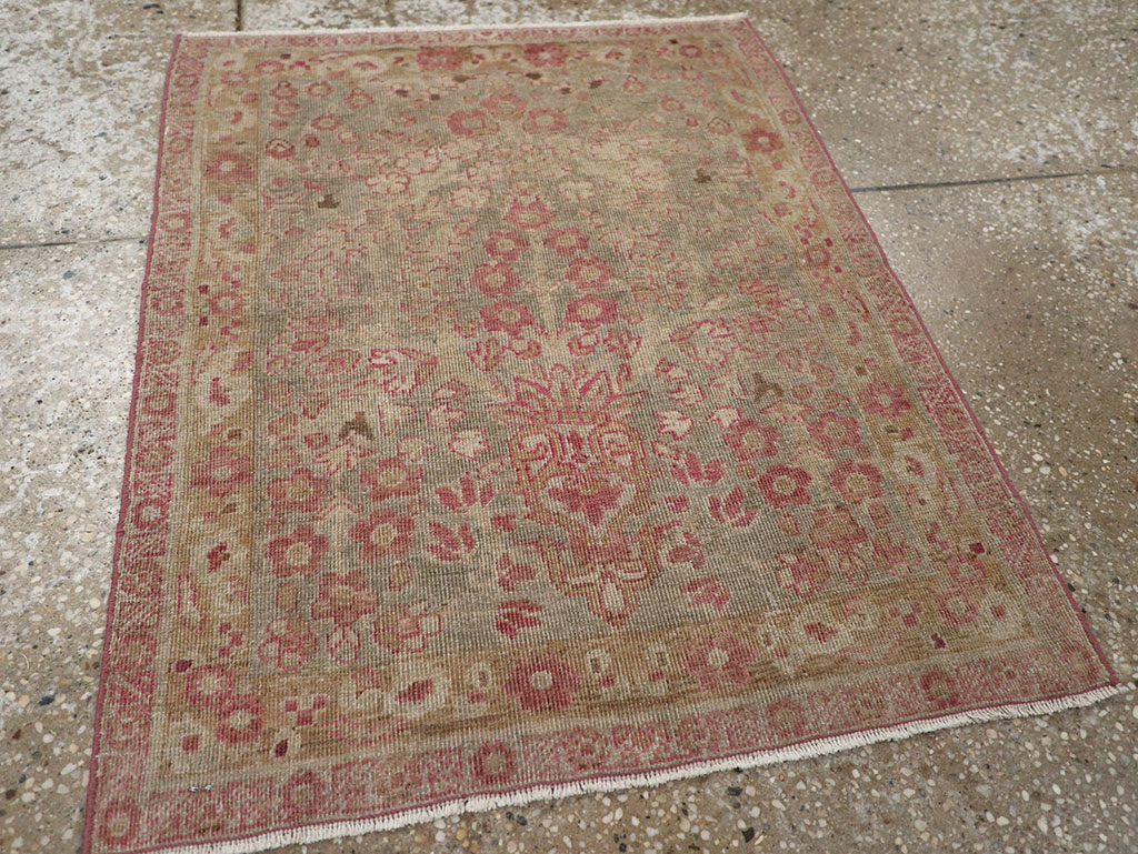 Antique Persian Mashad Throw Rug, No.20869 - Galerie Shabab