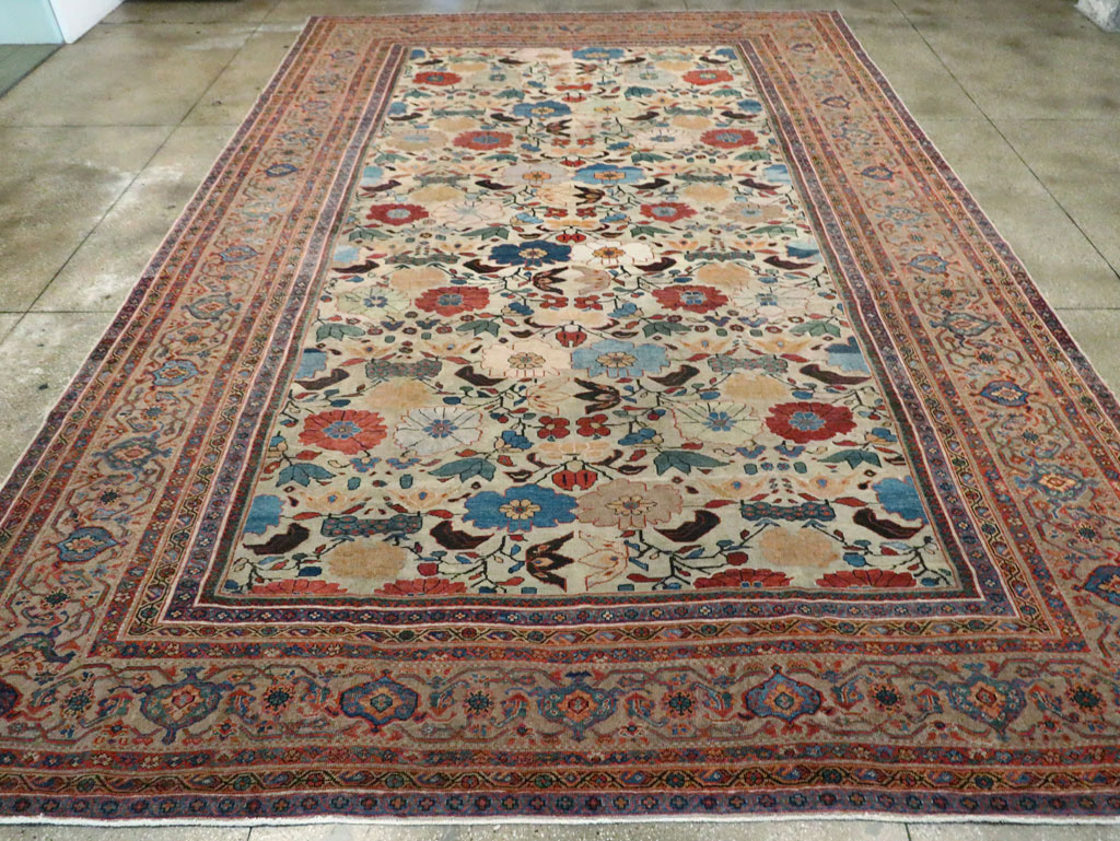 Antique Persian Sultanbad Carpet, No.20872 - Galerie Shabab