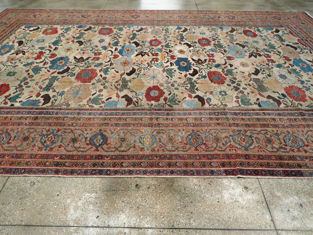 Antique Persian Sultanbad Carpet, No.20872 - Galerie Shabab