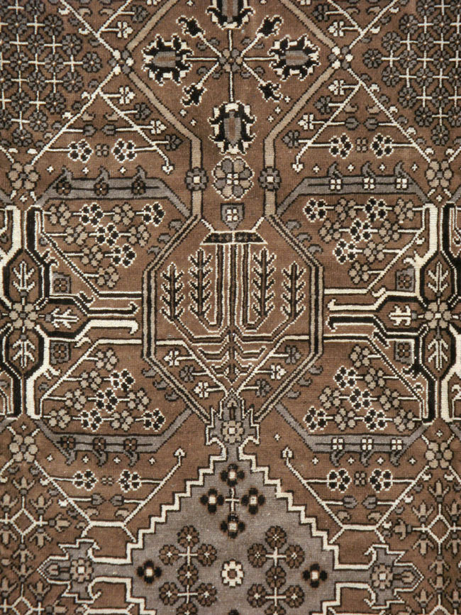 Vintage Persian Bakhtiari Carpet, No.20877 - Galerie Shabab