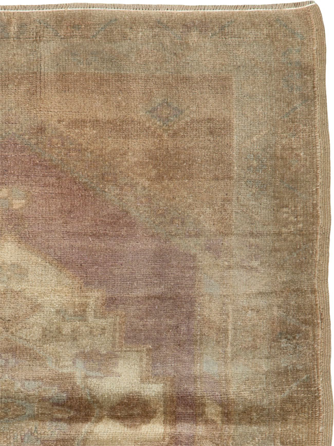 Antique Turkish Oushak Rug, No.20881 - Galerie Shabab