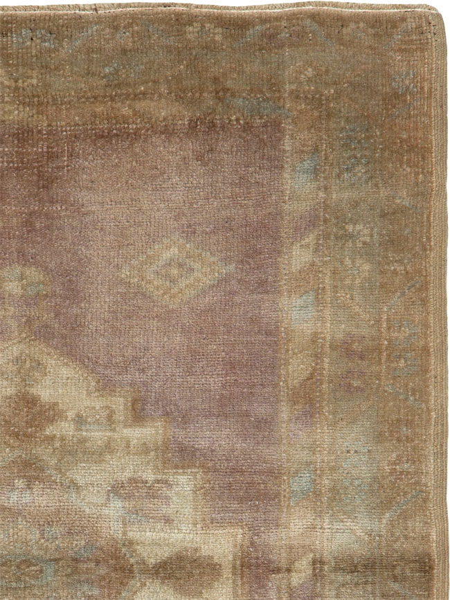 Antique Turkish Oushak Rug, No.20881 - Galerie Shabab