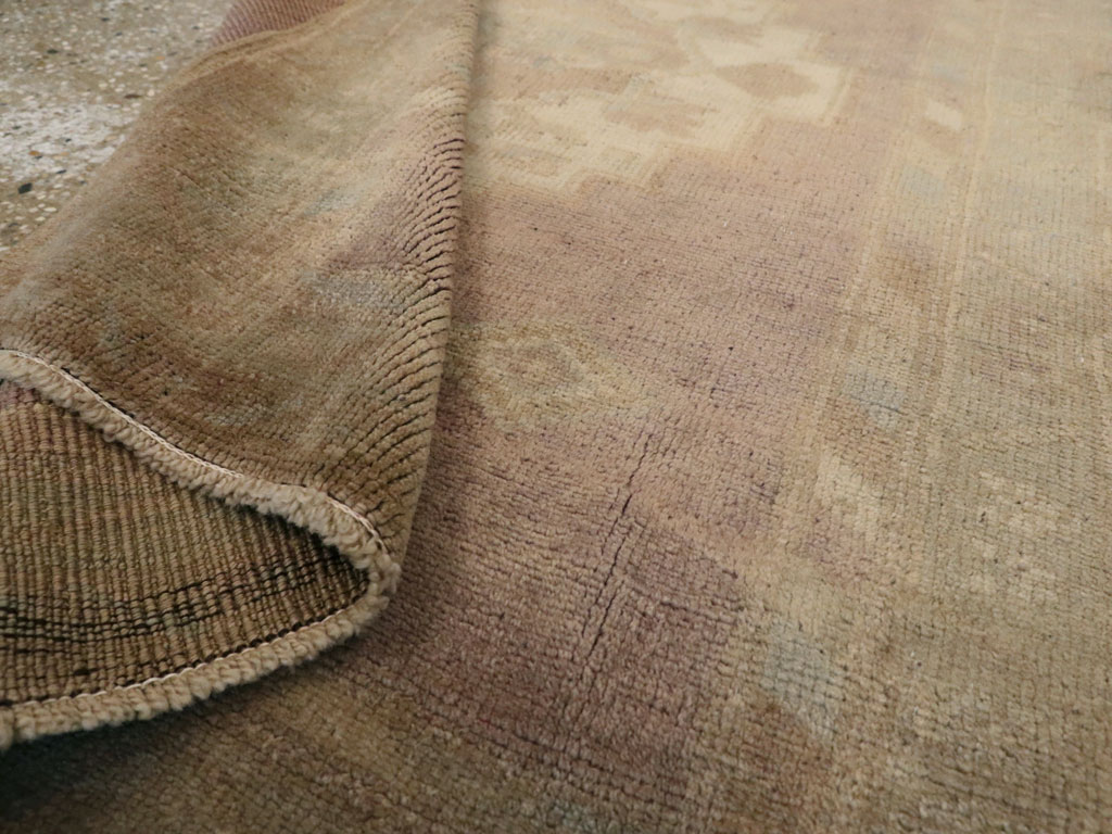 Antique Turkish Oushak Rug, No.20881 - Galerie Shabab