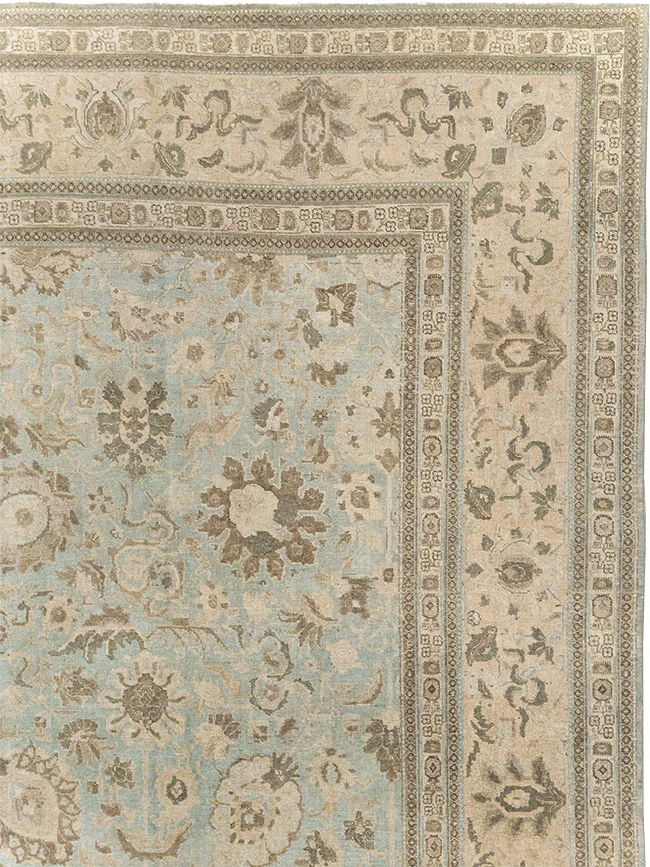 Antique Persian Tabriz Room Size Carpet, No.20909 - Galerie Shabab