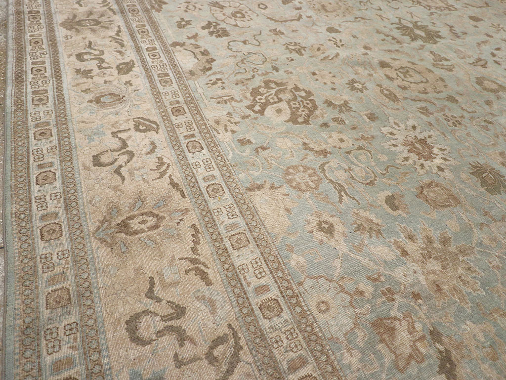 Antique Persian Tabriz Room Size Carpet, No.20909 - Galerie Shabab