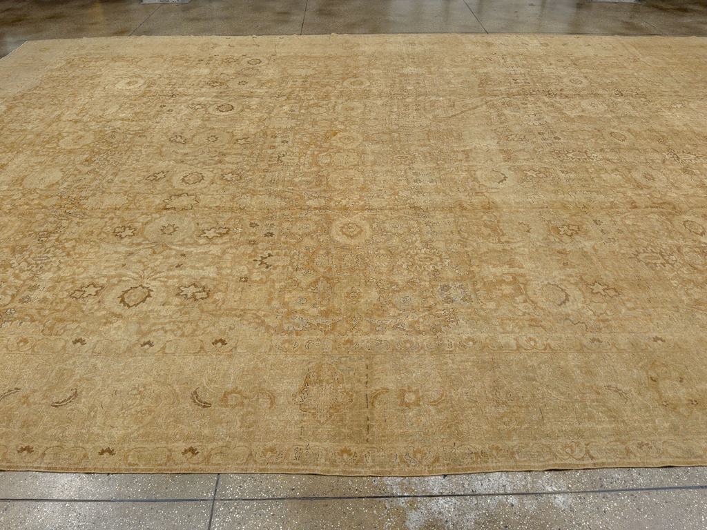 Antique Persian Lavar Kerman Carpet, No.20925 - Galerie Shabab