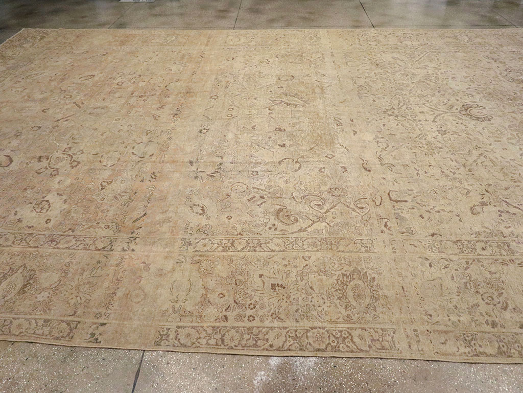 Antique Persian Tabriz Oversize Carpet, No.20929 - Galerie Shabab