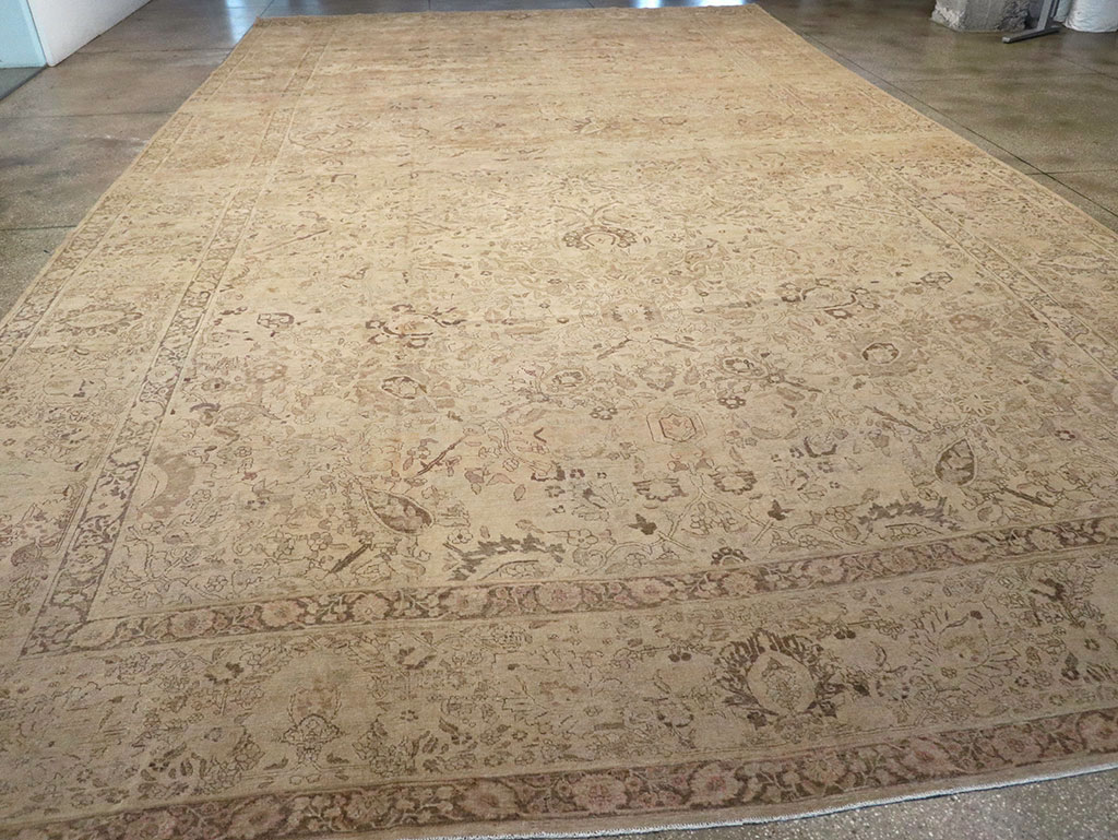 Antique Persian Tabriz Oversize Carpet, No.20929 - Galerie Shabab
