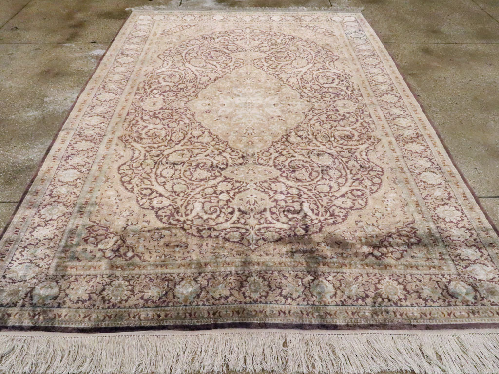 Antique Persian Kashan Silk Carpet, No.20986 - Galerie Shabab