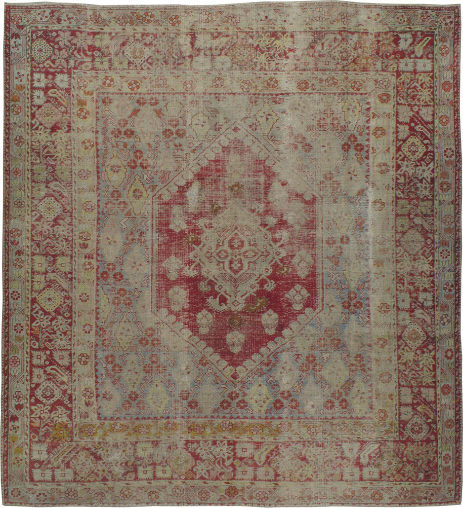 Antique Oushak Distressed Carpet, No.20987 - Galerie Shabab