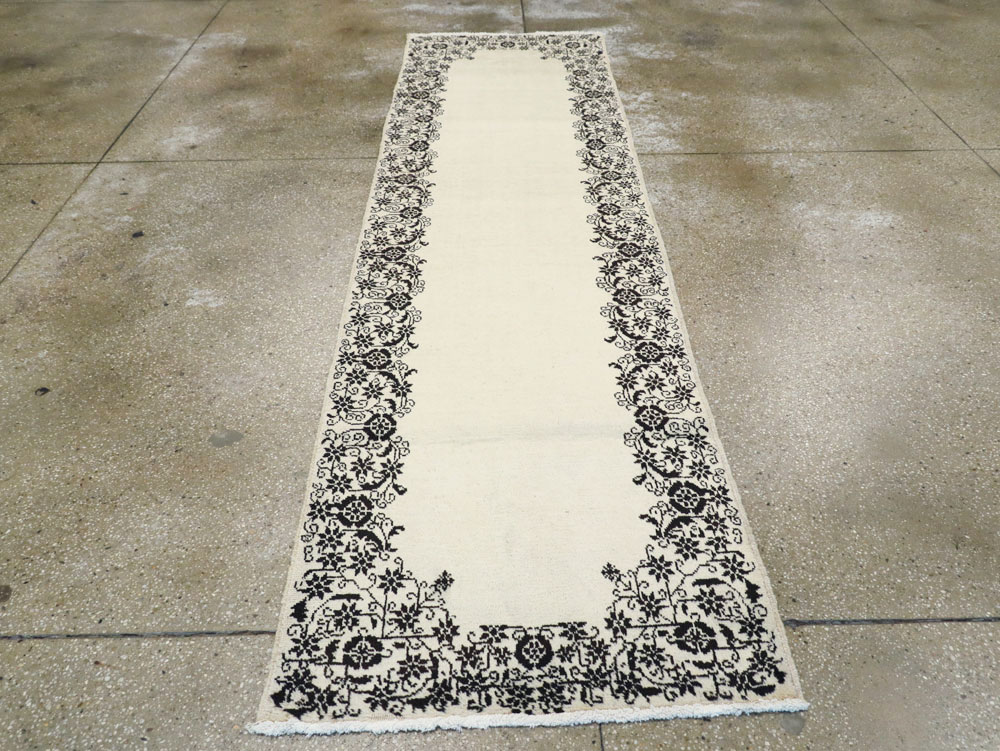 Vintage Persian Tabriz Runner, No.21033 - Galerie Shabab