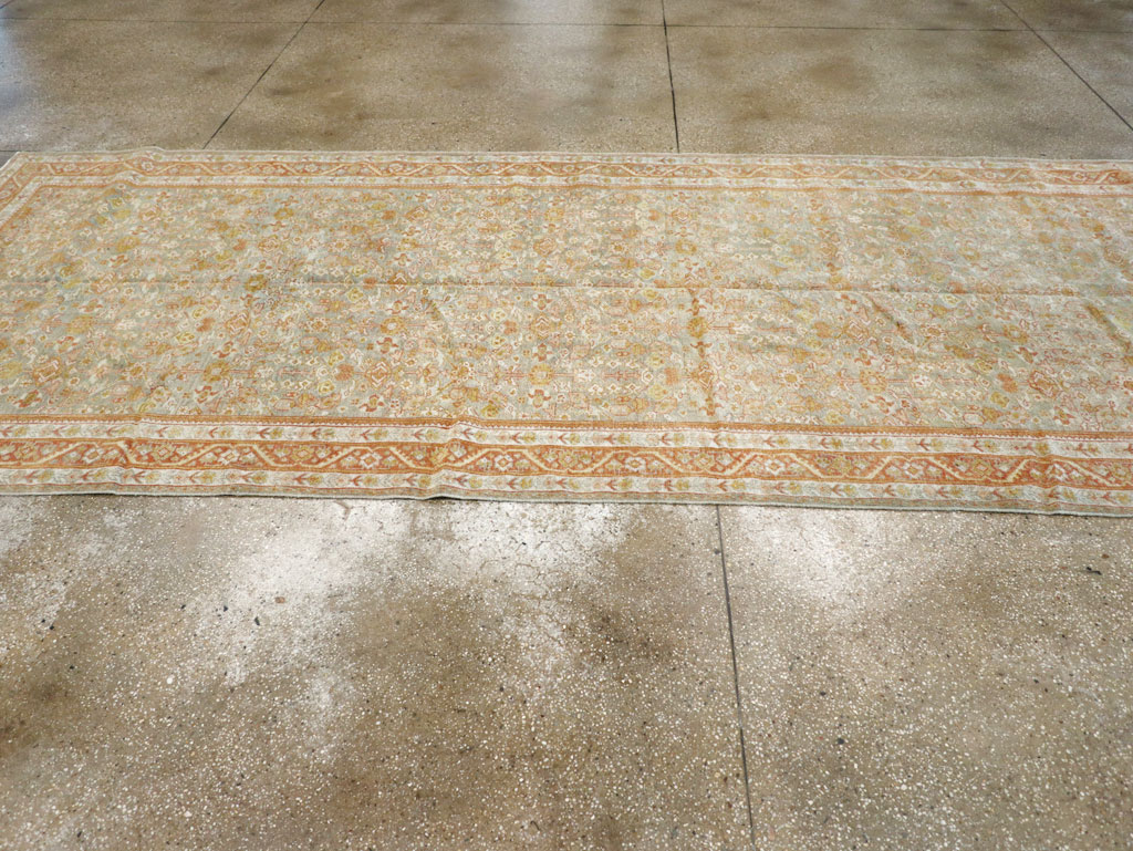 Antique Persian Mahal Gallery Carpet, No.21035 - Galerie Shabab