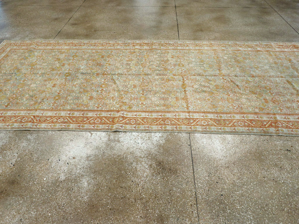Antique Persian Mahal Gallery Carpet, No.21035 - Galerie Shabab