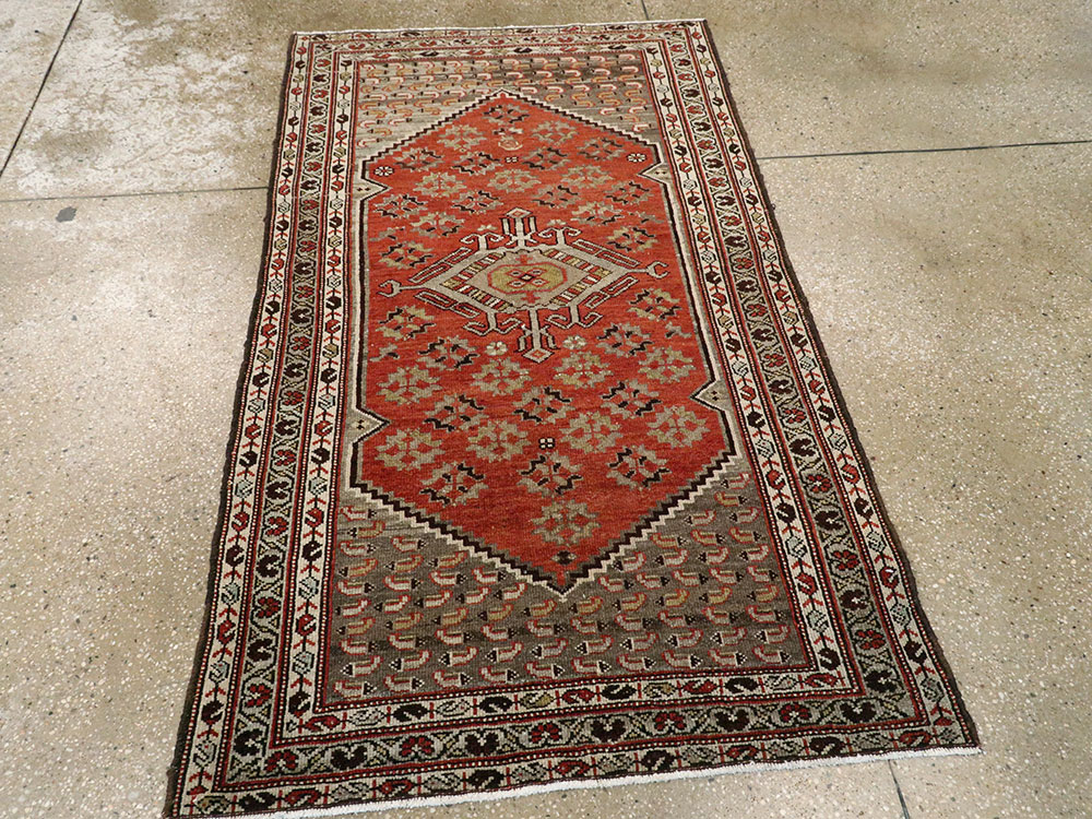 Antique Persian Malayer Rug, No.21069 - Galerie Shabab