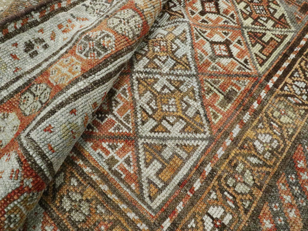 Antique Persian Kurdish Rug, No.21070 - Galerie Shabab