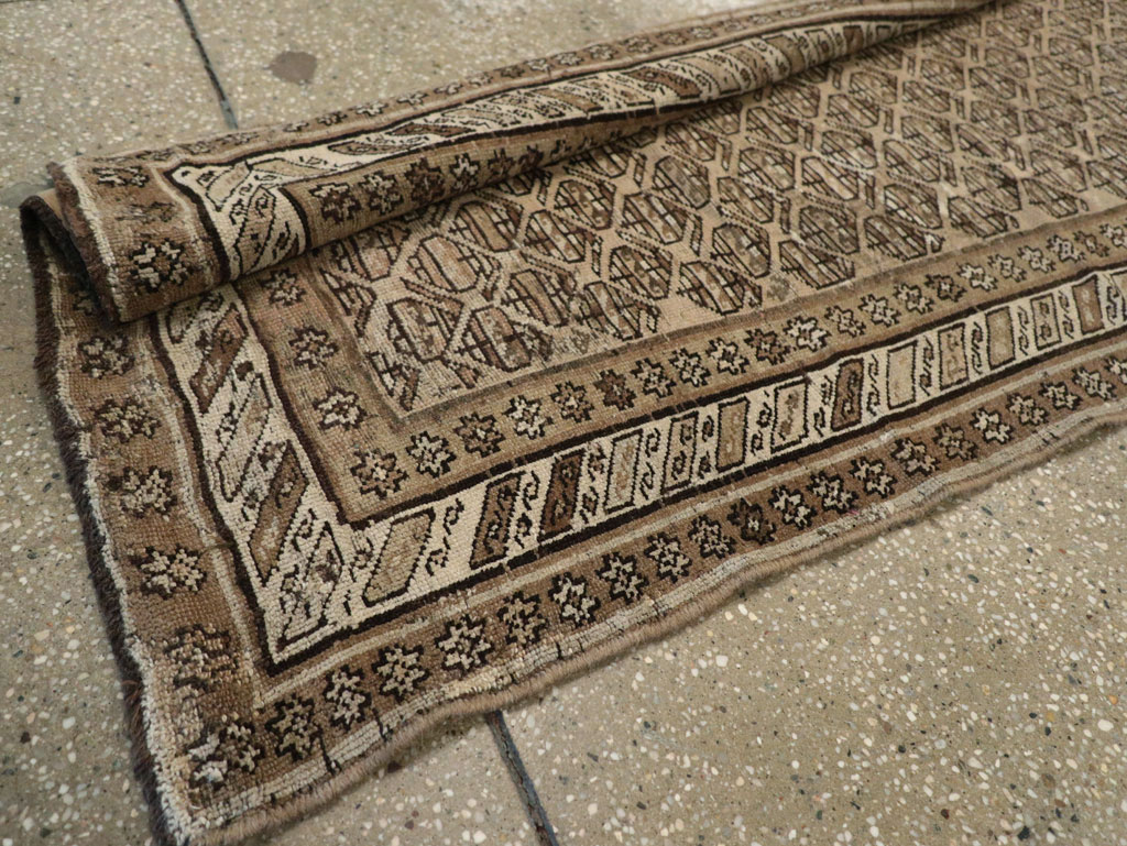 Vintage Persian Kurdish Runner, No.21073 - Galerie Shabab