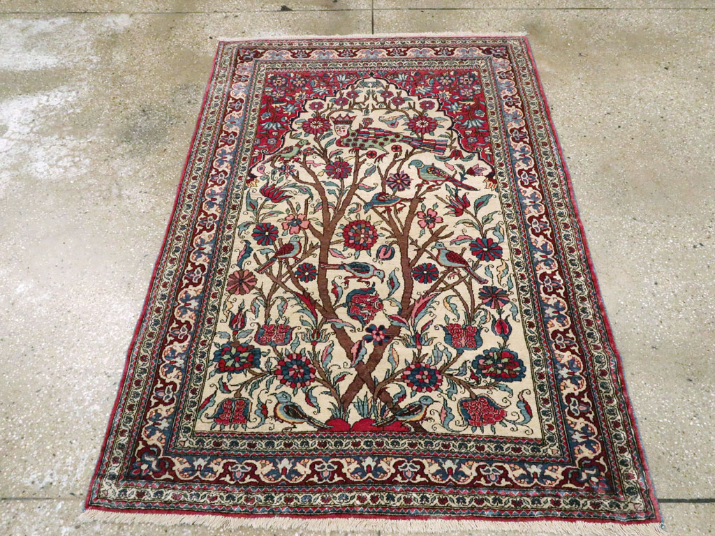 Vintage Persian Pictorial Isfahan Rug, No.21101 - Galerie Shabab