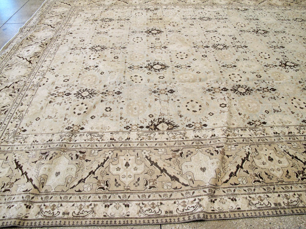 Antique Persian Tabriz Carpet, No.21152 - Galerie Shabab