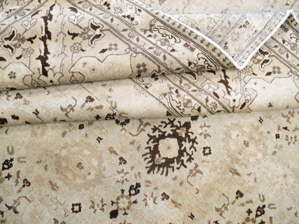 Antique Persian Tabriz Carpet, No.21152 - Galerie Shabab